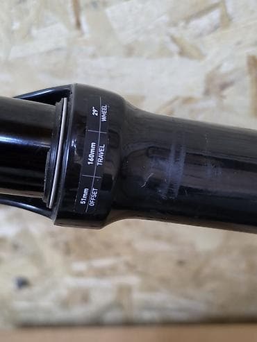 Велозапчасти: Вилка RockShox Lyrik Ultimate (DebonAir, Charger) - Диаметр колес — 8