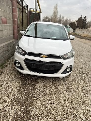 lada 2105: Chevrolet Spark: 2016 г., 1 л, Автомат, Бензин, Хэтчбэк — 3