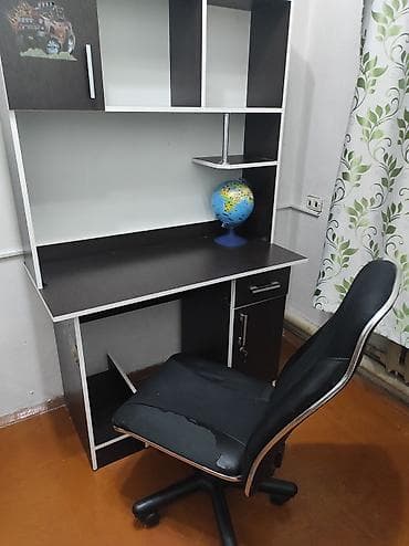 table study: Письменный стол с надстройкой + кресло - Материал: ЛДСП в темном — 2