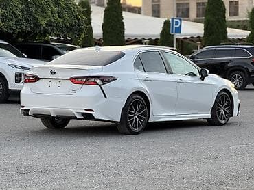 Транспорт: Toyota Camry: 2022 г., 2.5 л, Автомат, Гибрид, Седан — 4