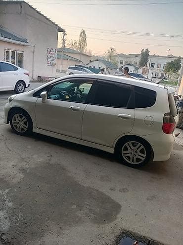 кайык матор: Honda Fit: 2001 г., Хетчбек — 2