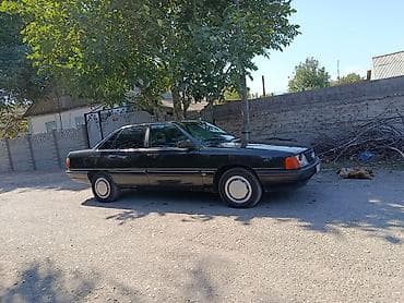 тирактор 80: Audi 100: 1986 г., Седан — 4