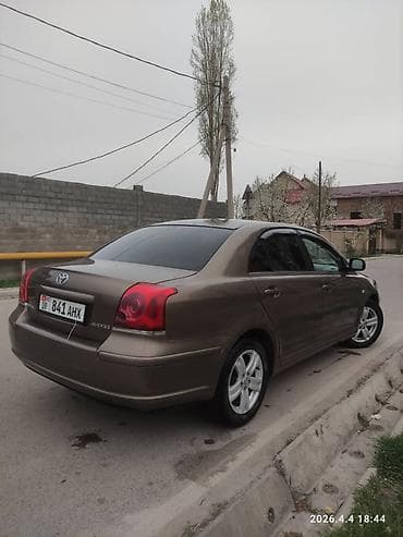 Toyota Avensis: 2005 г., 0.2 л, Ручные, Бензин, Седан