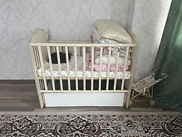bunk bed: Детская кроватка из дерева/МДФ с продуманной конструкцией. - — 2