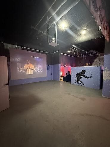 Сдаю помещение под бизнес. Цокольный этаж 190 кВ метров. Высота