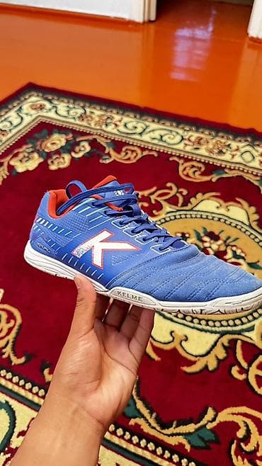 Мужская обувь: Футзалки Kelme - Модель для зала с плоской не оставляющей следов — 1