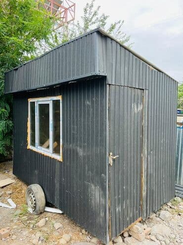 кантенер дом: Киоск выполнен из профилированного металлического листа черного цвета — 1