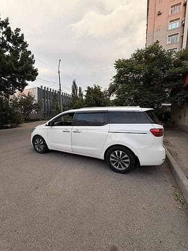 Kia Carnival: 2015 г., 2.2 л, Автомат, Дизель, Вэн/Минивэн — 6