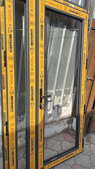 решётка для окон: Алюминиевые двери/окна из профиля BENKAM (ALU ARCHITECTS), цвет — 2