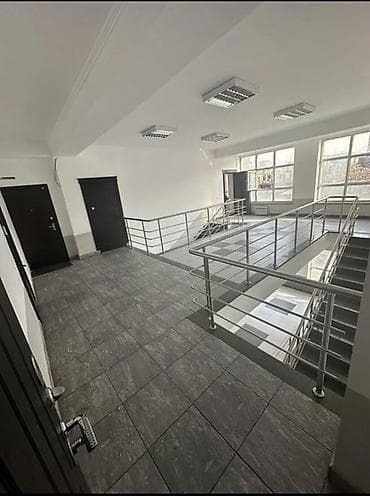 Недвижимость: Аренда офисов, 37 м², В административном здании, С видом на горы, 1 линия, С отдельным входом — 10