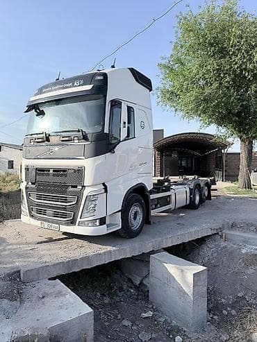 дверь на ниссан примера: Тягач, Volvo, 2020 г., Без прицепа — 3