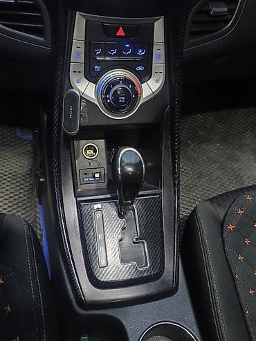 водиной кондиционер: Hyundai Elantra: 2012 г., 1.6 л, Автомат, Бензин, Седан — 3