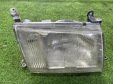 блок реле: Передняя правая фара Toyota — 1