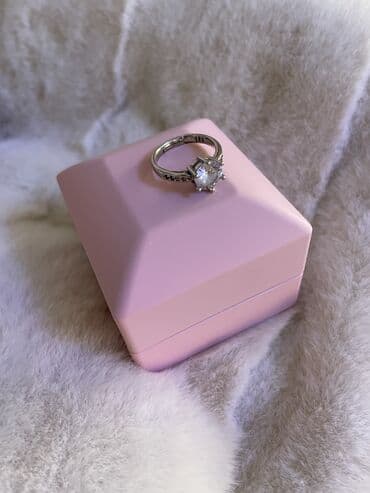 купить пластиковые банки: Коробочки для ювелирных изделий с подсветкой - Назначение: футляры — 10