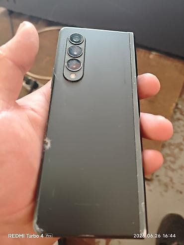 экран: Samsung Galaxy Z Fold 3, Б/у, 256 ГБ, цвет - Черный, 1 SIM, eSIM — 7