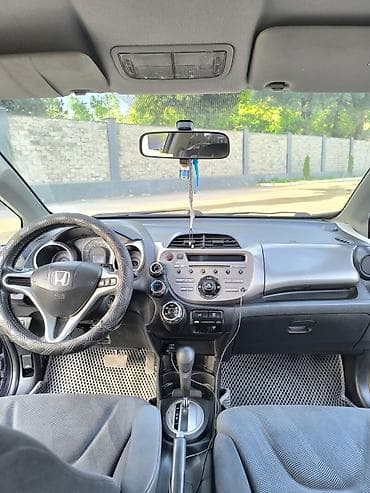 фе: Honda Fit: 2009 г., 1.5 л, Вариатор, Бензин, Хэтчбэк — 6