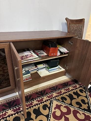 тв тумбочка: Тумба и подставка для телевизора, Б/у, Напольная, ЛДСП, Самовывоз, цвет - Коричневый — 2