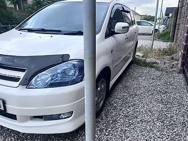 багаж на ипсум: Toyota Ipsum: 2003 г., Минивэн — 1
