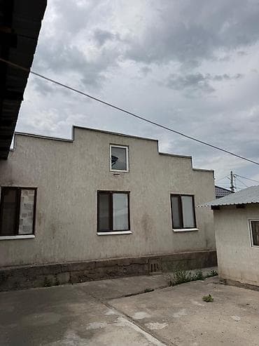 Дома: Продается уютный дом с участком в ж/м Ынтымак 📍 ул. Сакалдуу • Общая — 10
