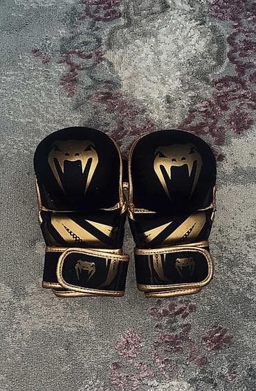 купить мма шорты: Комплект экипировки Venum (черно‑золотой): перчатки и щитки для — 1