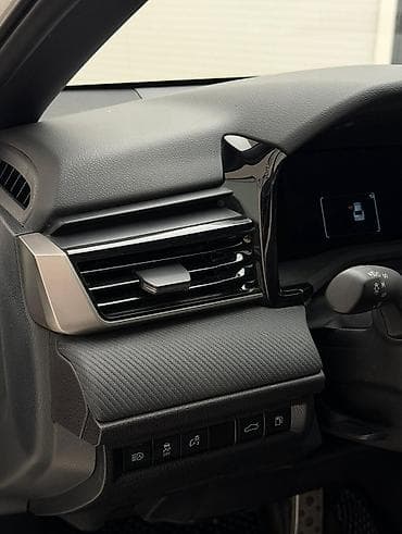 prius plus: Toyota Camry: 2025 г., 2.5 л, Автомат, Гибрид, Седан — 6