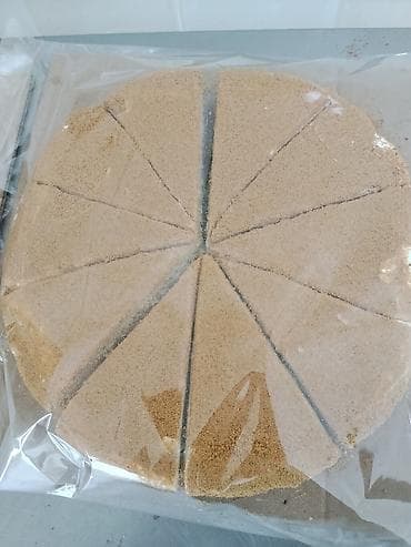 Молочные продукты и яйца: Медовик “Чуй таттуулары” - Классический медовый торт, разделённый на — 5