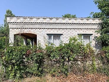 загородный дом с бассейном: Продаётся дачный дом с участком и садом. - Кирпичный одноэтажный дом — 1