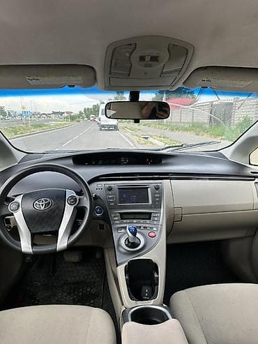 mini coper: Toyota Prius: 2015 г., 1.8 л, Автомат, Гибрид, Хэтчбэк — 6
