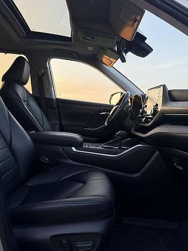 е34 сиденья: Toyota Highlander: 2022 г., 2.5 л, Вариатор, Гибрид, Кроссовер — 10