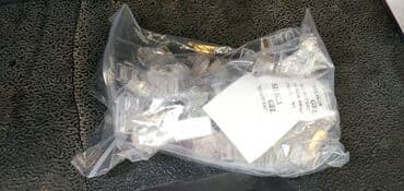 пассивное сетевое оборудование corning: Коннекторы RJ45 ship 100 шт., 
есть в количестве — 1