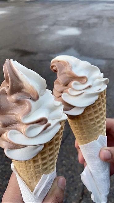 Смесь для разливного мороженого. Имеются разные вкусы : сливочный