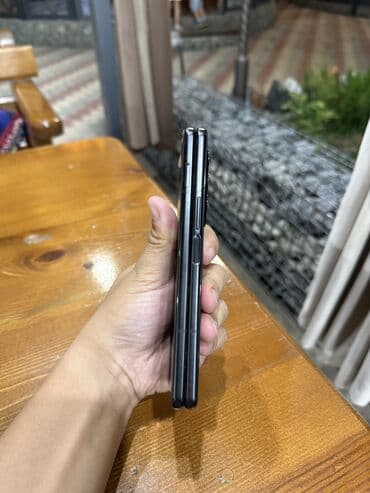 раскладные кнопочные телефоны: Samsung Galaxy Z Flip 3 5G, Колдонулган, 256 ГБ, түсү - Кара — 5