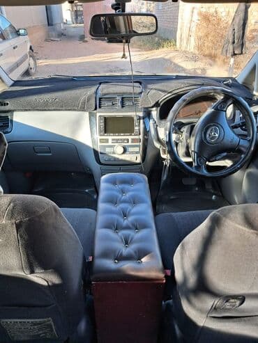 кемпинг дом на колесах: Toyota Ipsum: 2003 г., 2.4 л, Автомат, Бензин, Минивэн — 6