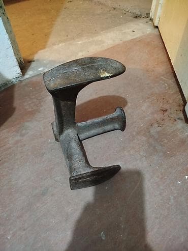 Продаю сапожную лапу.
1000 сом