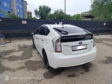 toyota prius 2013: Toyota Prius: 2013 г., 1.8 л, Вариатор, Гибрид, Хэтчбэк — 4