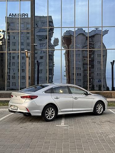 Транспорт: Hyundai Sonata: 2018 г., 2 л, Автомат, Газ, Седан — 4
