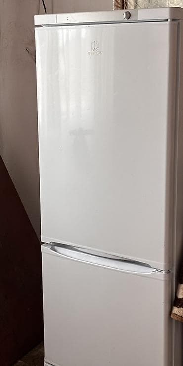 Холодильник Indesit, Б/у, Двухкамерный
