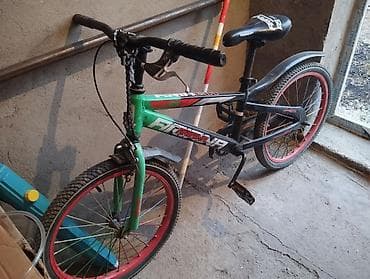 Детский велосипед, 2-колесный, 4 - 6 лет, Для мальчика, Б/у
