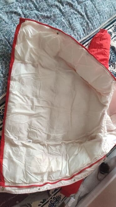 кожаная куртка детская: 1.Детская куртка, яркая, удобная, легкая. на 5-7 лет 2.вторая куртка — 5