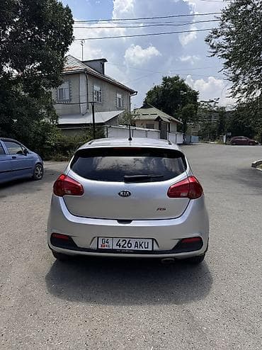 byd e6: Kia Ceed: 2013 г., 1.6 л, Механика, Бензин, Хэтчбэк — 4