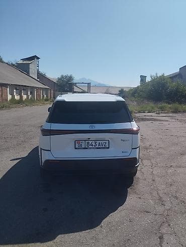 bmb e36: Toyota bZ3X: 2025 г., Робот, Электромобиль, Кроссовер — 5