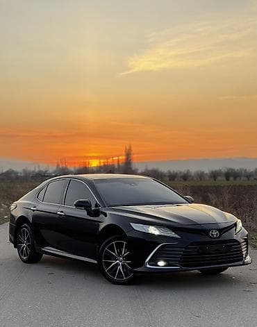 Toyota Camry: 2021 г., 2.5 л, Автомат, Бензин, Седан