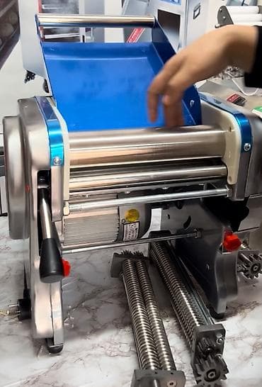 Компрессоры: Тестораскаточная машина с насадкой для резки лапши - Профессиональный — 6