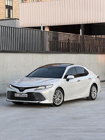 colf 3: Toyota Camry: 2018 г., 2.5 л, Автомат, Бензин, Седан — 2