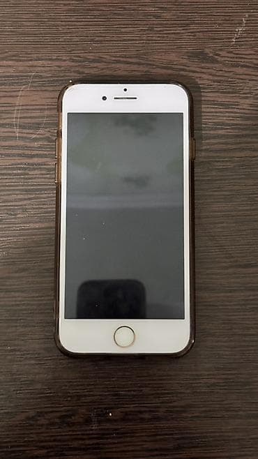 IPhone 8, Б/у, 64 ГБ, Золотой, Чехол