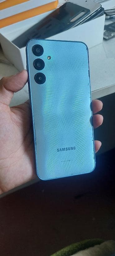 Samsung Galaxy A25 (голубой) - Экран: 6.6", Infinity‑V, тонкие рамки