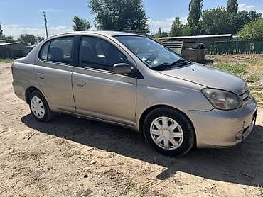 Toyota Echo: 2002 г., 1.5 л, Автомат, Бензин, Седан