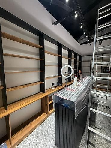 Соода жабдуулары: Old Bishkek Сдаю пол бутика под телефоны В самом сердце Бишкека — 1