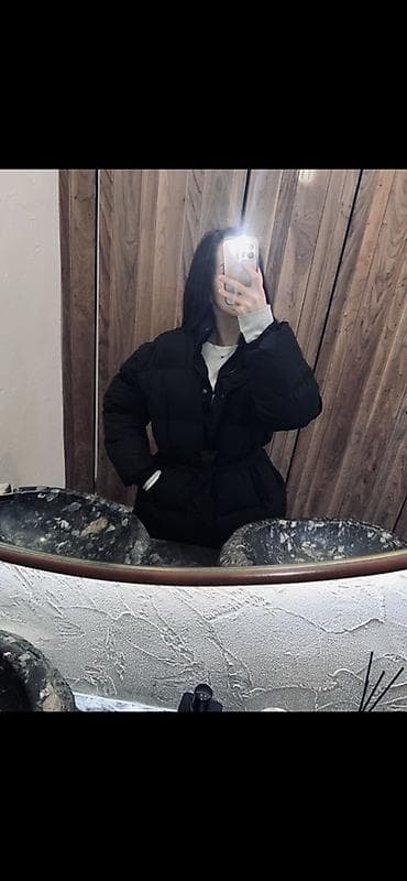 Пуховик женский, чёрный - Тёплый объёмный пуховик до середины бёдер - at lalafo.kg Пуховик женский, чёрный - Тёплый объёмный пуховик до середины бёдер -
