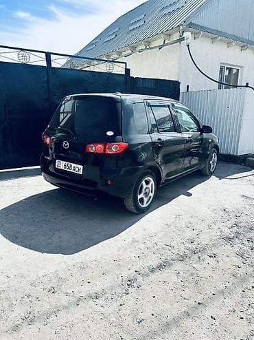 Mazda Verisa: 2005 г., Автомат, Бензин, Хэтчбэк — 2